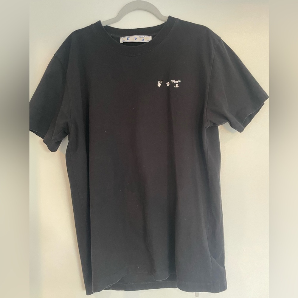 Authentic Off White Tshirt. Pristine Conditions. Like new. Don’t wear at all.
